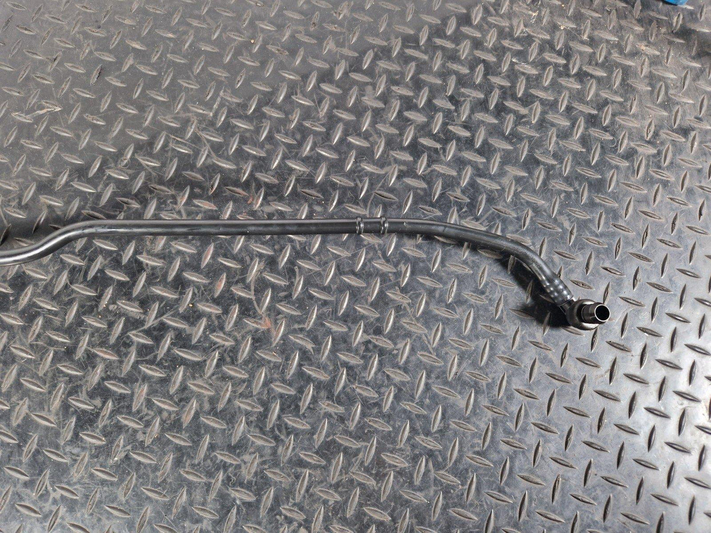 19-ON MERCEDES BENZ A CLASS EQ W177 VACUUM HOSE PIPE A1774301800