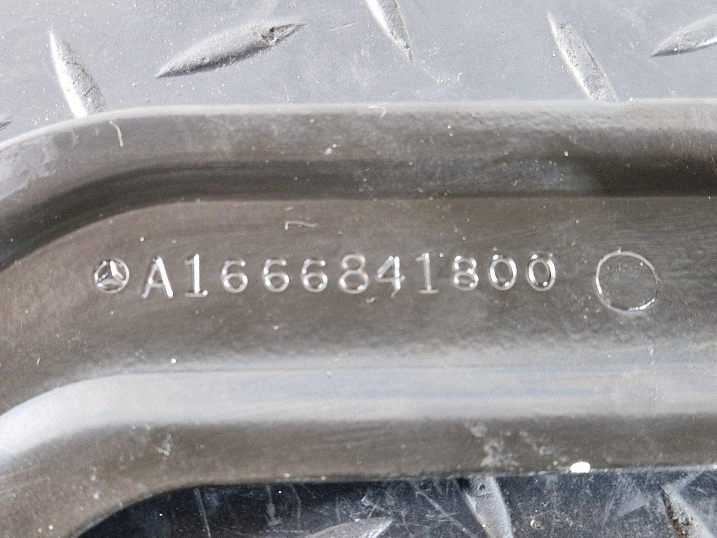 16-19 MERCEDES BENZ GLE W166 LOAD COMPARTMENT FLOOR RIGHT O/S HOLDER A1666841800