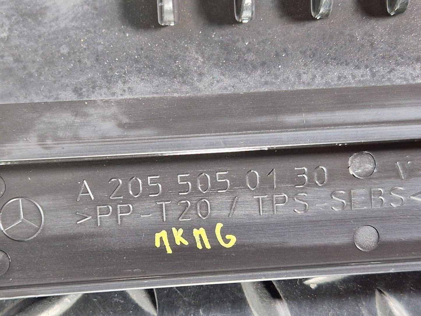 14-21 MERCEDES BENZ C220d W205 RADIATOR AIR GUIDE DUCT A2055050130