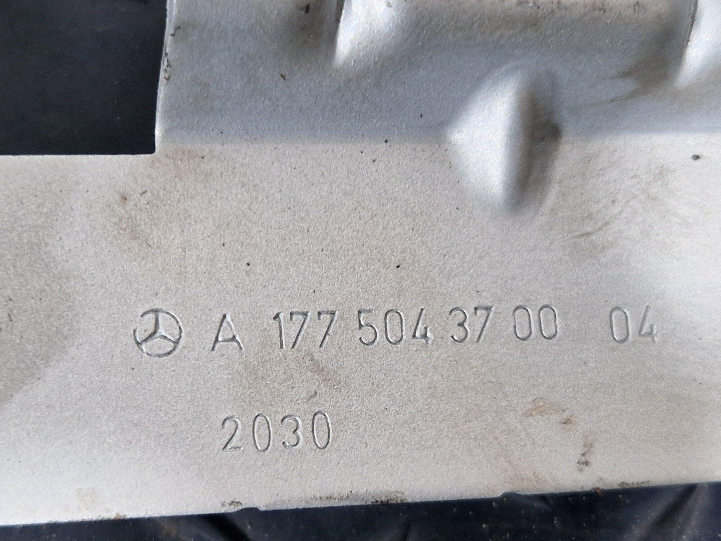 19-ON MERCEDES BENZ A CLASS EQ W177 WATER COOLER VALVE BRACKET A1775043700