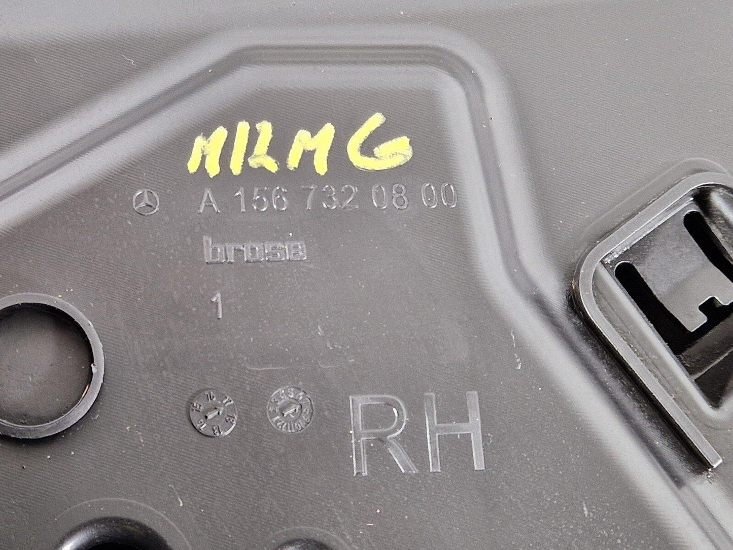 14-20 MERCEDES BENZ GLA X156 REAR RIGHT SIDE O/S DOOR WATER DRAIN A1567320800