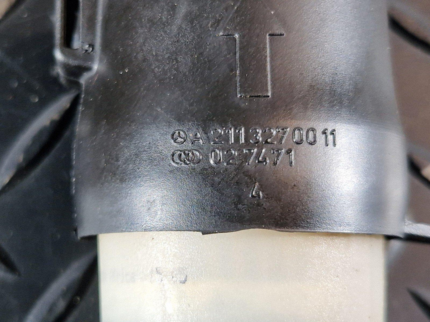 16-19 MERCEDES BENZ GLE W166 GENUINE FUEL FILTER RING COLLAR A2113270011