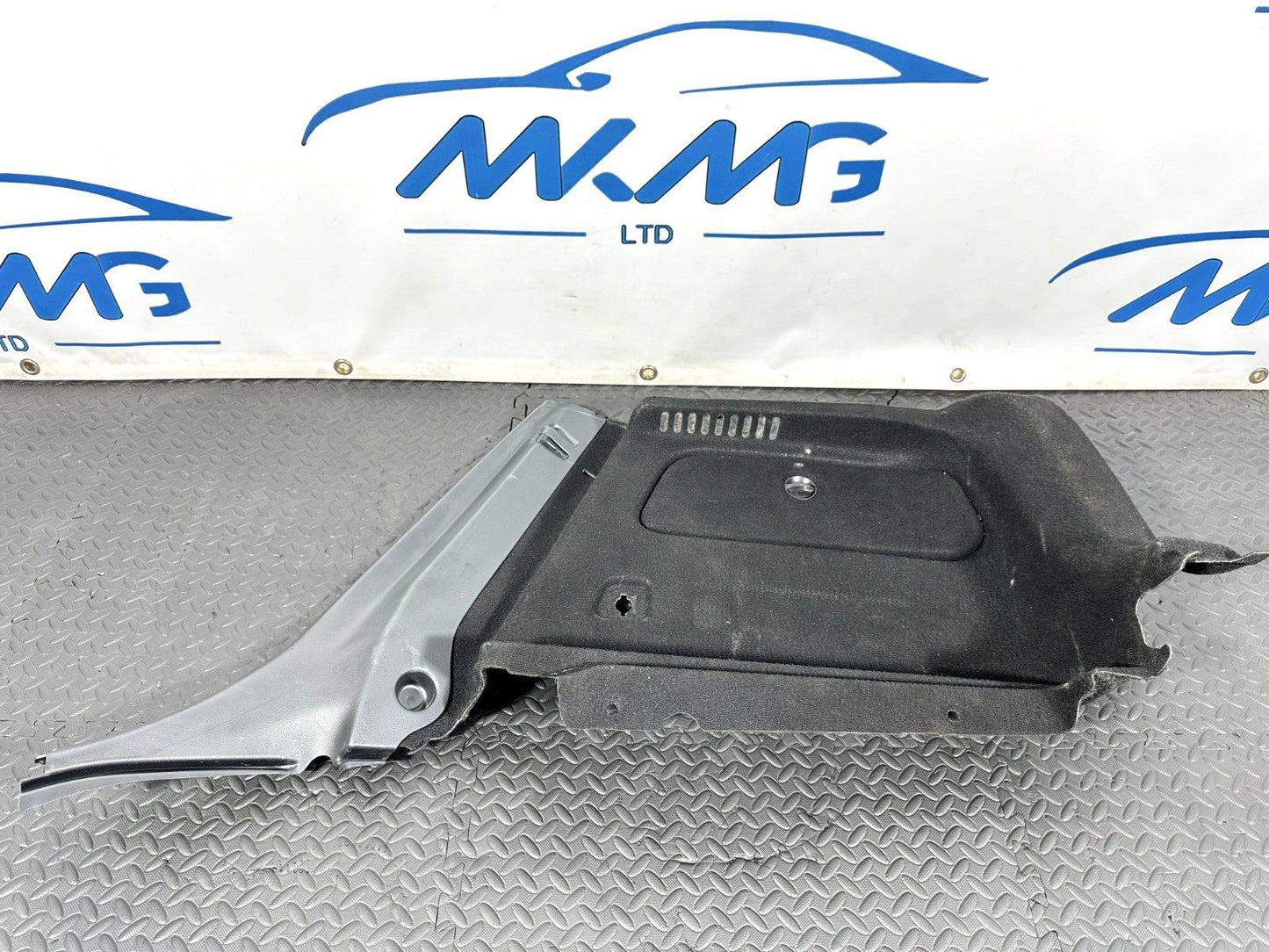 12-18 MERCEDES A-CLASS W176 GENUINE BOOT RIGHT SIDE TRIM COVER A1766902900
