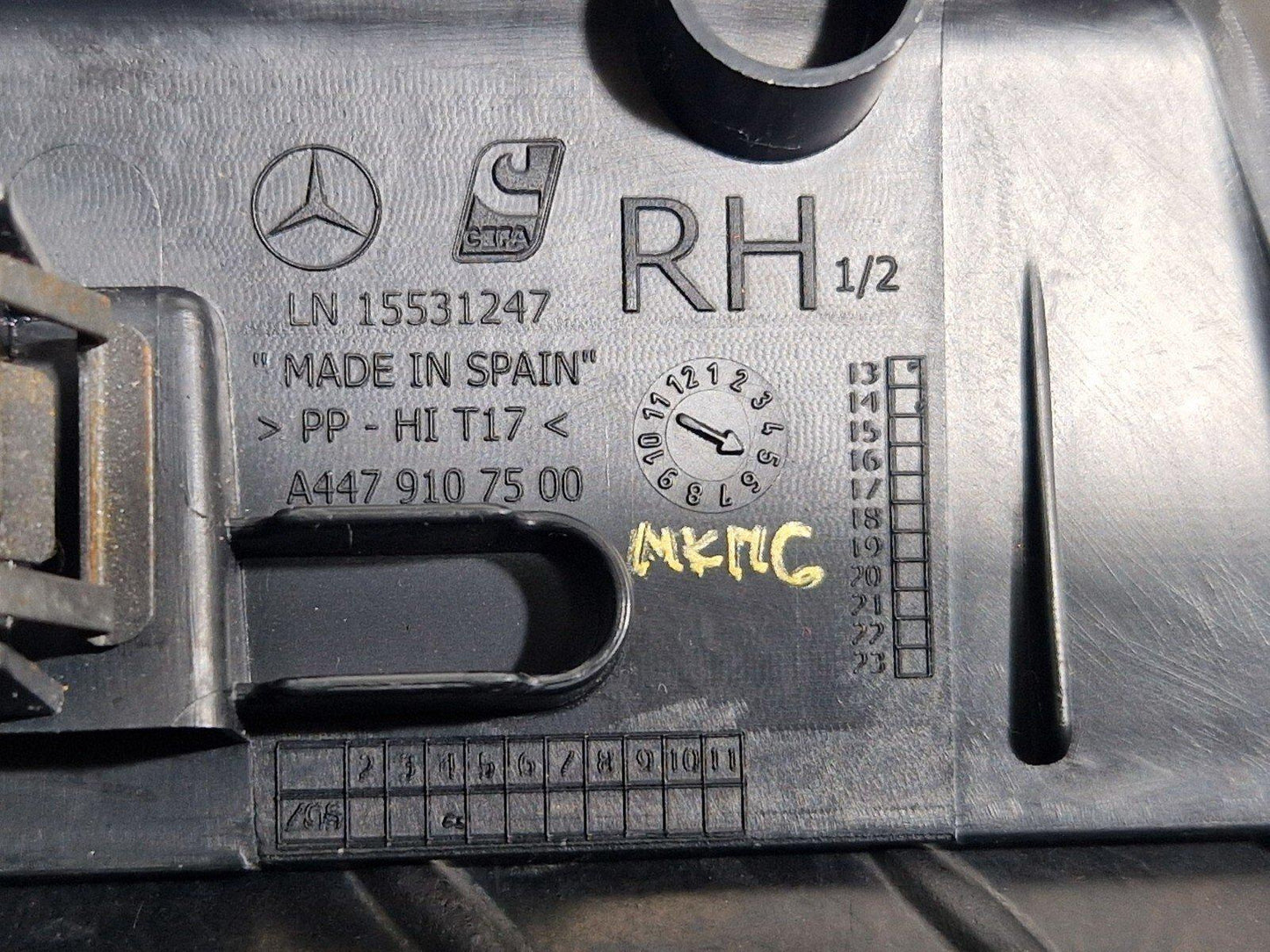 14-23 MERCEDES BENZ VITO W447 RIGHT B-PILLAR LOWER SEAT BASE TRIM A4479107500