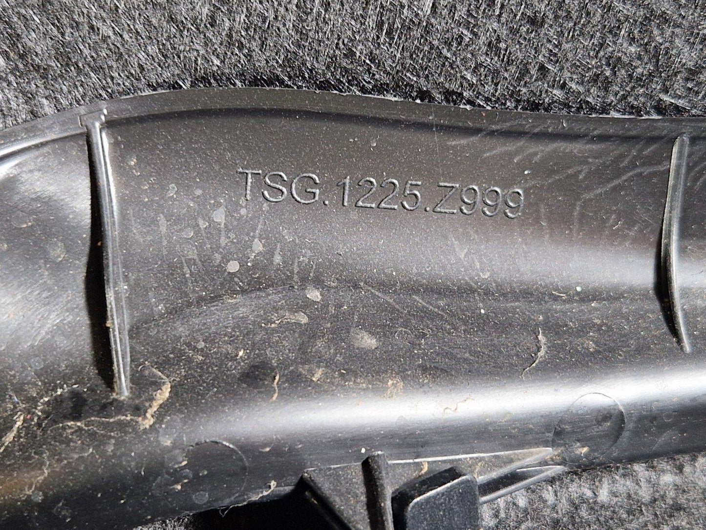 16-19 AUDI A4 B9 OEM REAR RIGHT DRIVER O/S BOOT PANEL TRIM 8W5863880