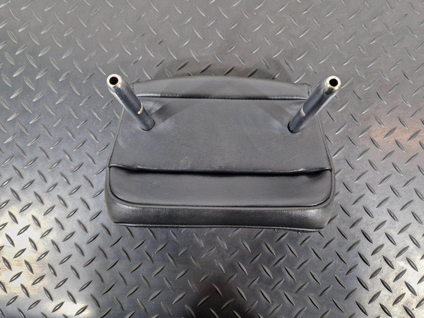 10-18 AUDI A7 4G S-LINE REAR HEADREST LEATHER MIDDLE CENTRE
