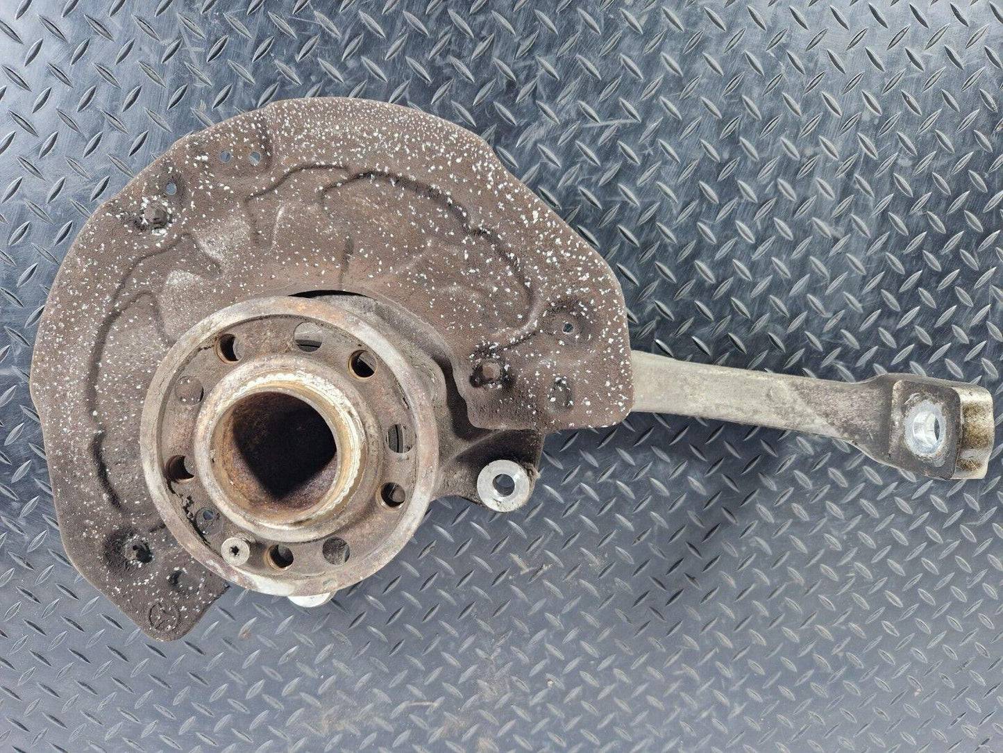 14-21 MERCEDES BENZ C CLASS W205 GENUINE WHEEL HUB BEARING FRONT LEFT A2052100