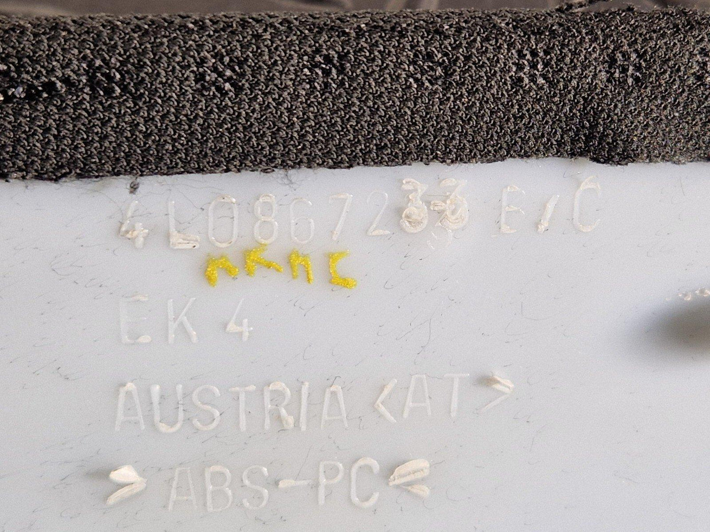 10-15 AUDI Q7 4L GENUINE OEM LEFT PASSENGER SIDE FRONT A PILLAR TRIM 4L0867233