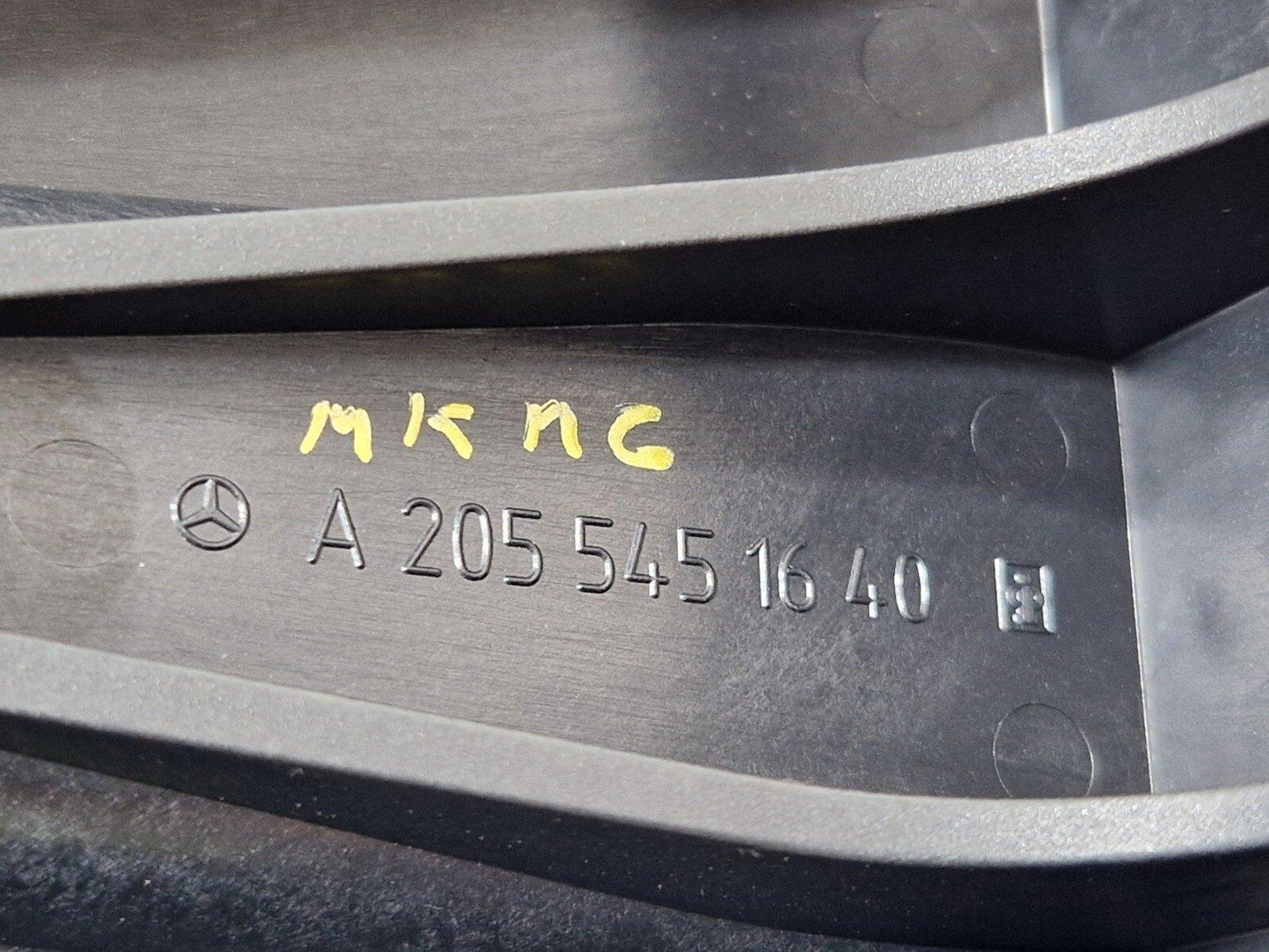 14-21 MERCEDES BENZ C300h W205 GENUINE BATTERY HOLDER BRACKET A2055451640