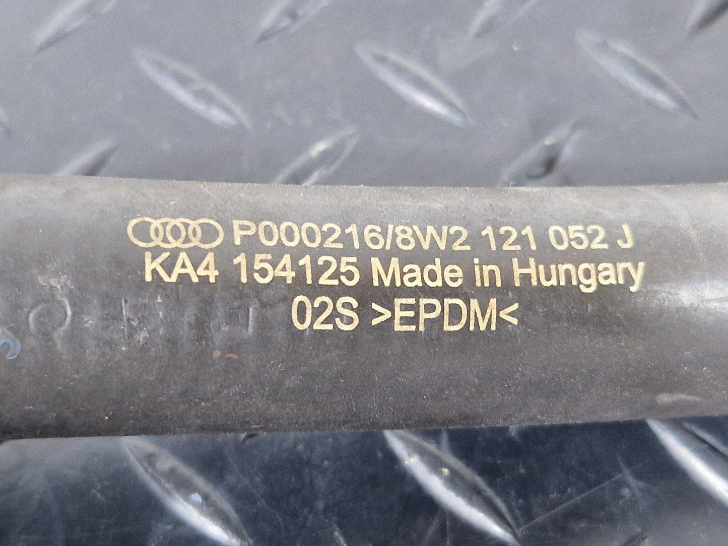 16-19 AUDI A4 AVANT B9 S-LINE OEM ENGINE COOLANT HOSE 8W2121052