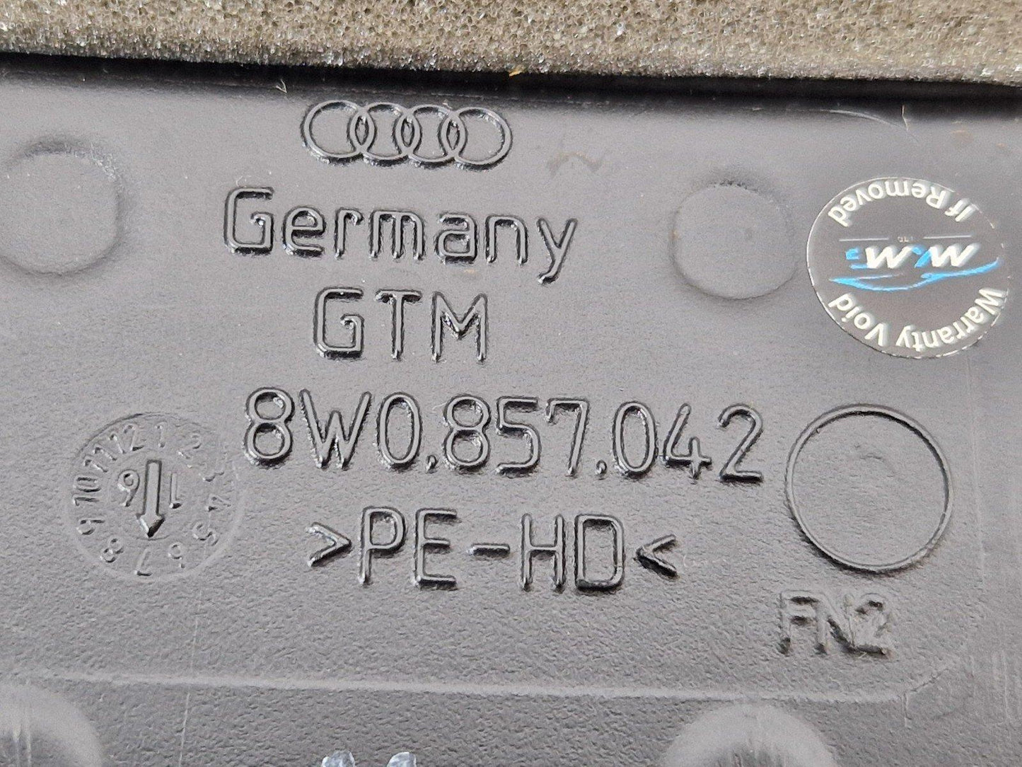16-19 AUDI A4 AVANT B9 S-LINE OEM AIR CHANEL CONNECTING VENT 8W0857042