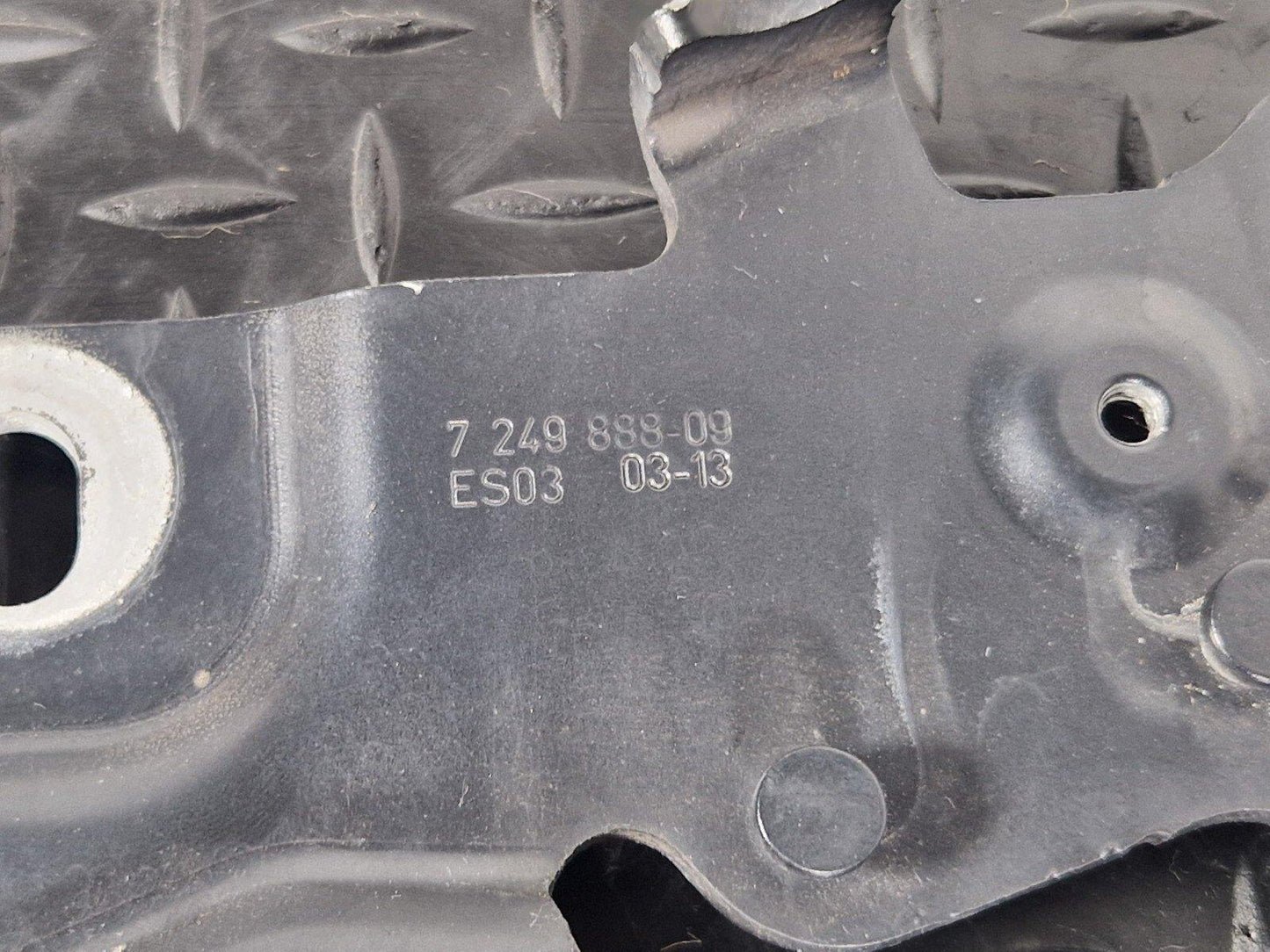 11-18 BMW 6 SERIES F06 BONNET HINGE DRIVER RIGHT SIDE 7249888