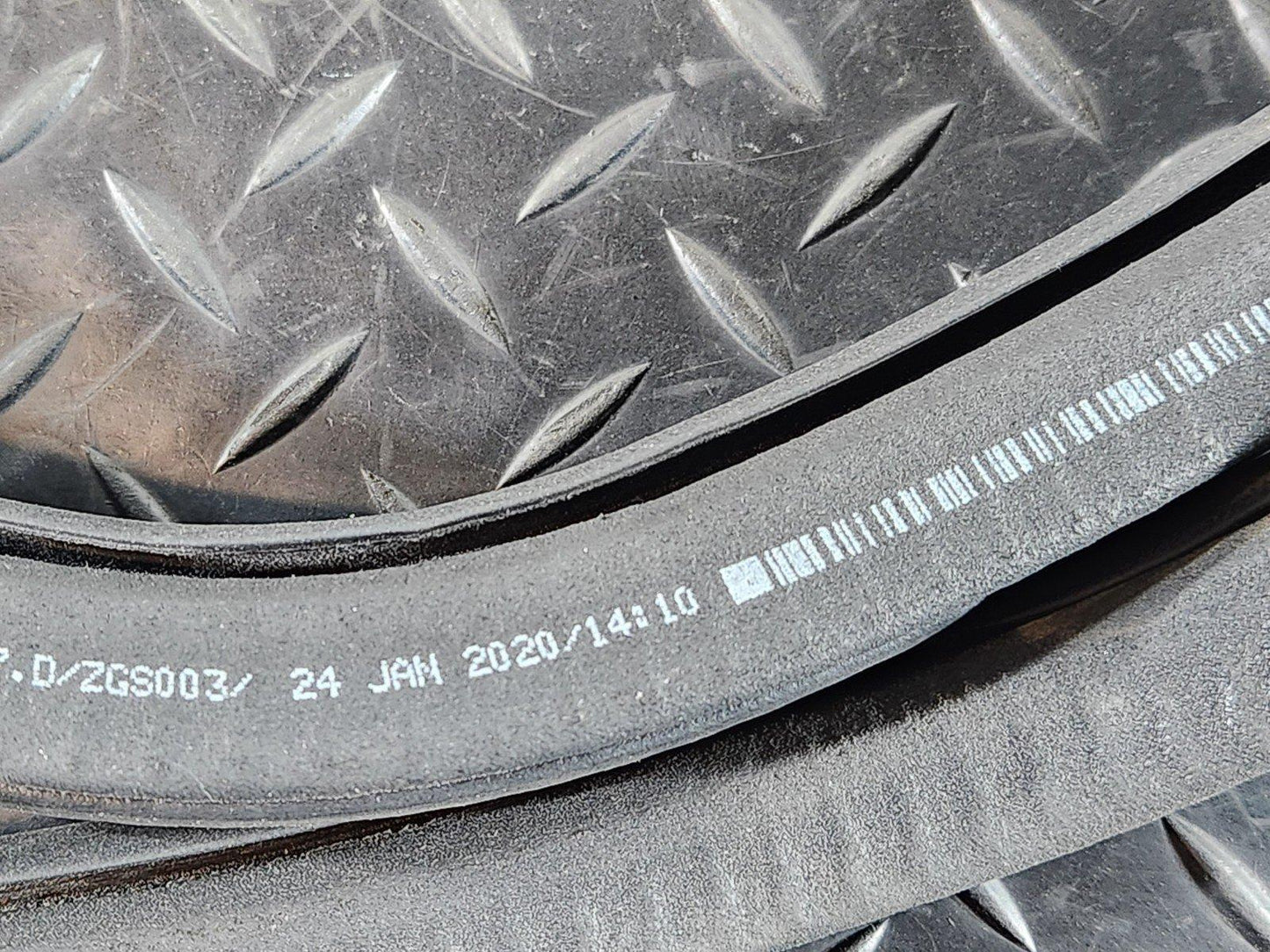 19-ON MERCEDES B CLASS W247 REAR DOOR RUBBER SEAL FITS LEFT & RIGHT A2476920400