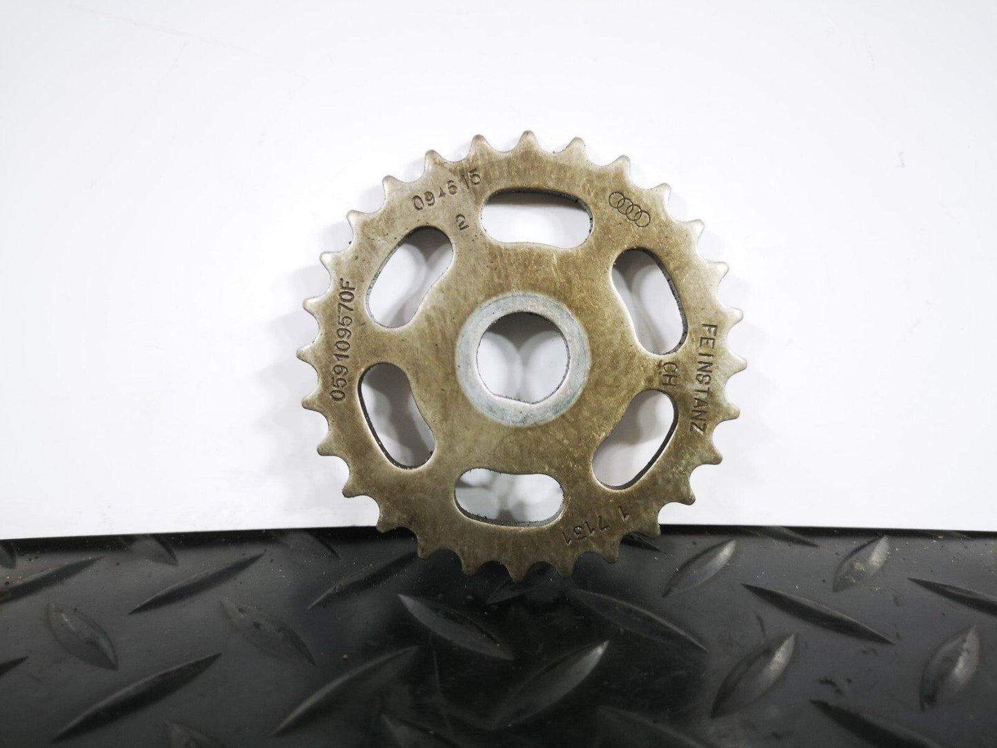 16-19 AUDI A4 B9 S-LINE GENUINE V6 3.0TDI CSW OIL PUMP GEAR 059109570F