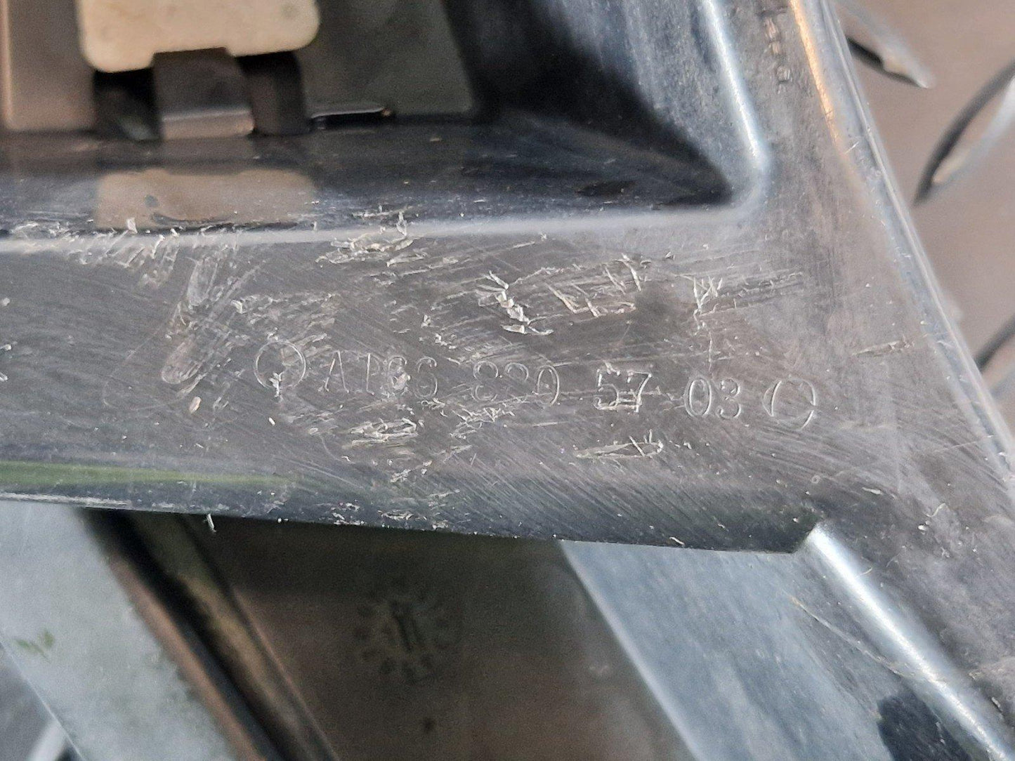 16-19 MERCEDES BENZ GLE W166 REAR LEFT BUMPER BRACKET MOUNT HOLDER A1668805703