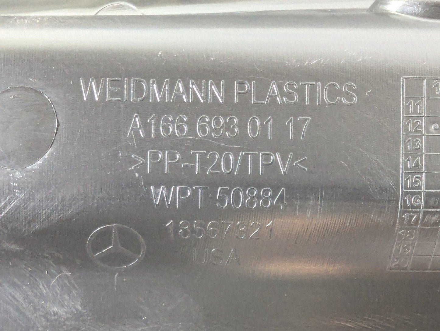 11-19 MERCEDES BENZ ML W166 MOULDING TRIM FOR RAIN GUTTER REAR RIGHT A1666930117