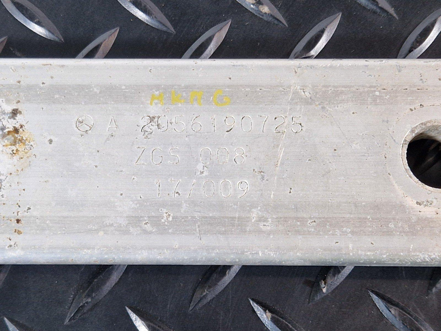 14-21 MERCEDES BENZ W205 GENUINE OEM REAR TUNNEL BEAM BAR A2056190725