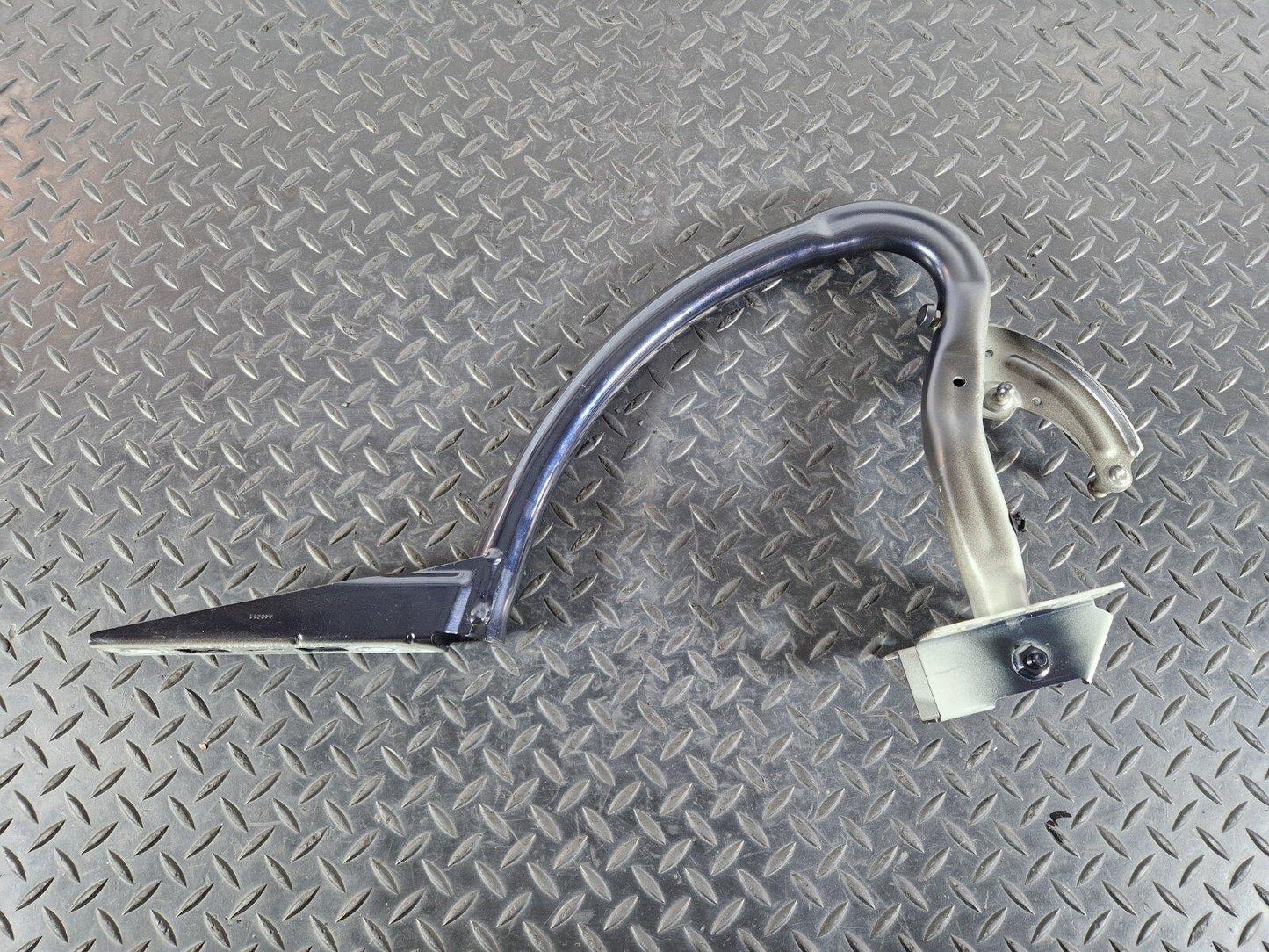 10-17 AUDI A8 4H BOOTLID TRUNK HINGE RIGHT SIDE IN BLUE LZ5D 4H0827300D