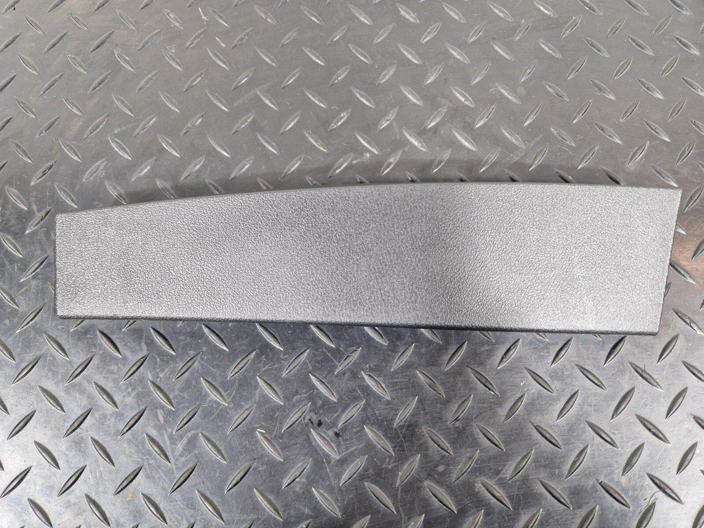 BMW 1 2 SERIES F40 F44 GLOVE BOX LOWER TRIM COVER 6994859