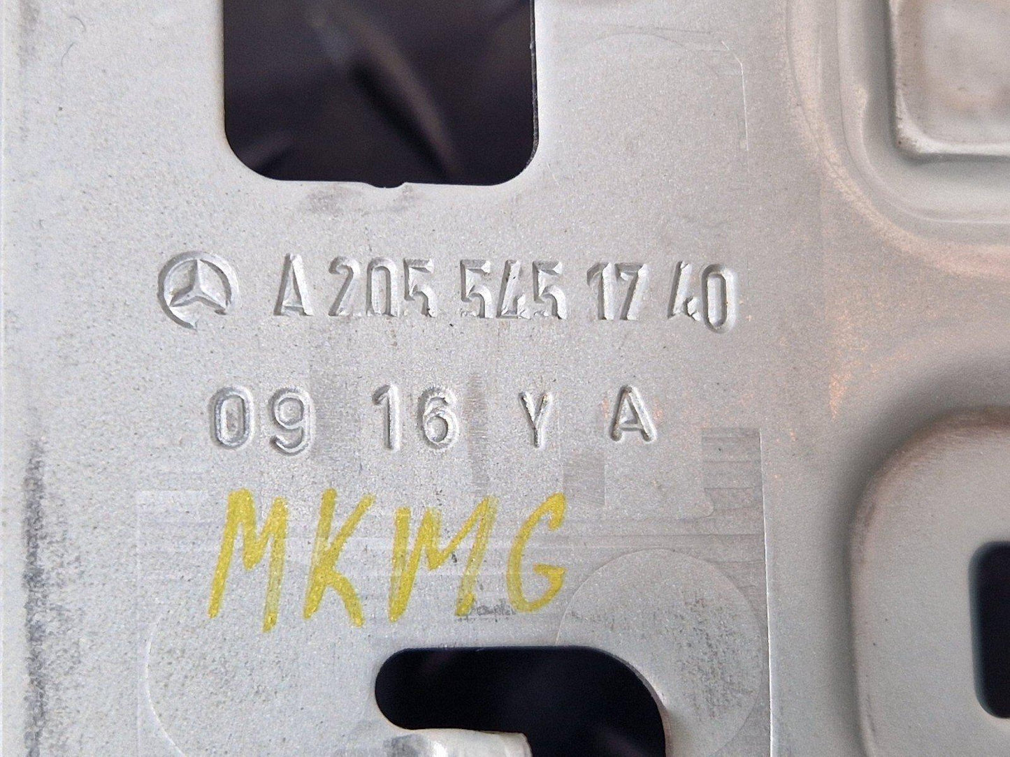 14-21 MERCEDES BENZ C220d W205 FUSE BOX RELAY HOLDER BRACKET A2055451740