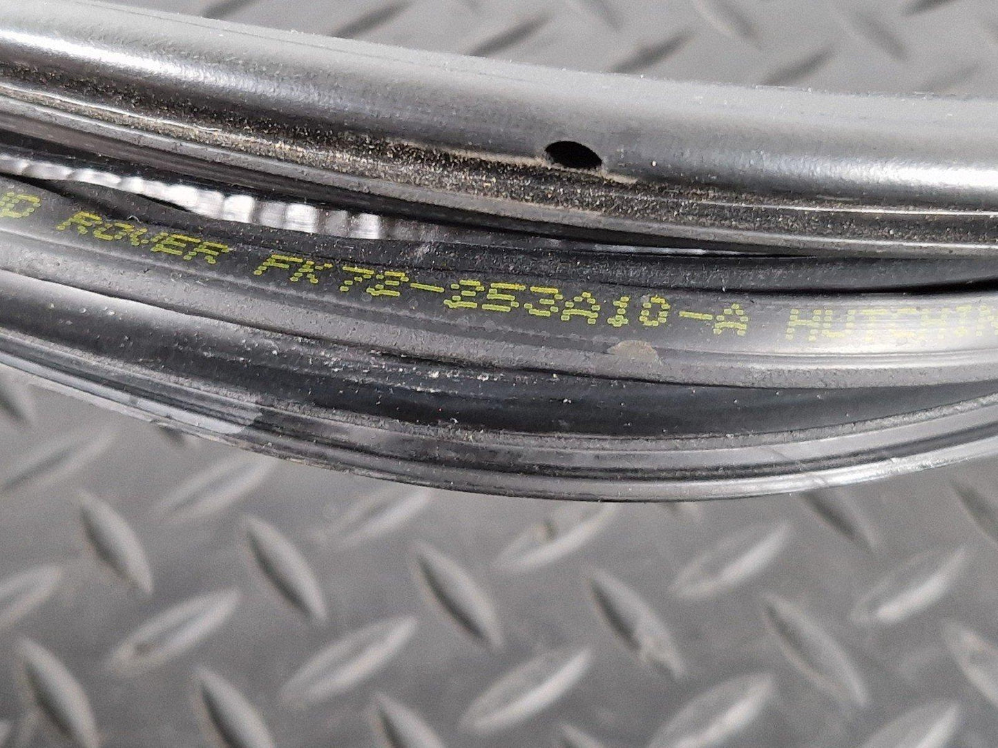 14-19 LAND ROVER L550 DISCOVERY SPORT OEM N/S/R REAR LEFT DOOR SEAL FK72253A10A
