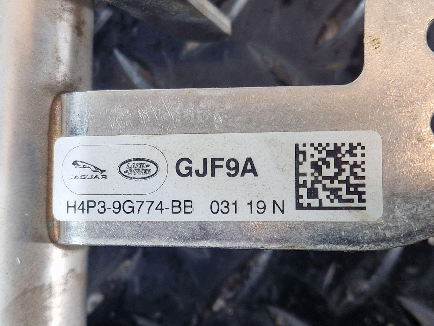 Range Rover Evoque L551 2.0 Petrol Fuel Rail with Sensor H4P3-9G774-BB