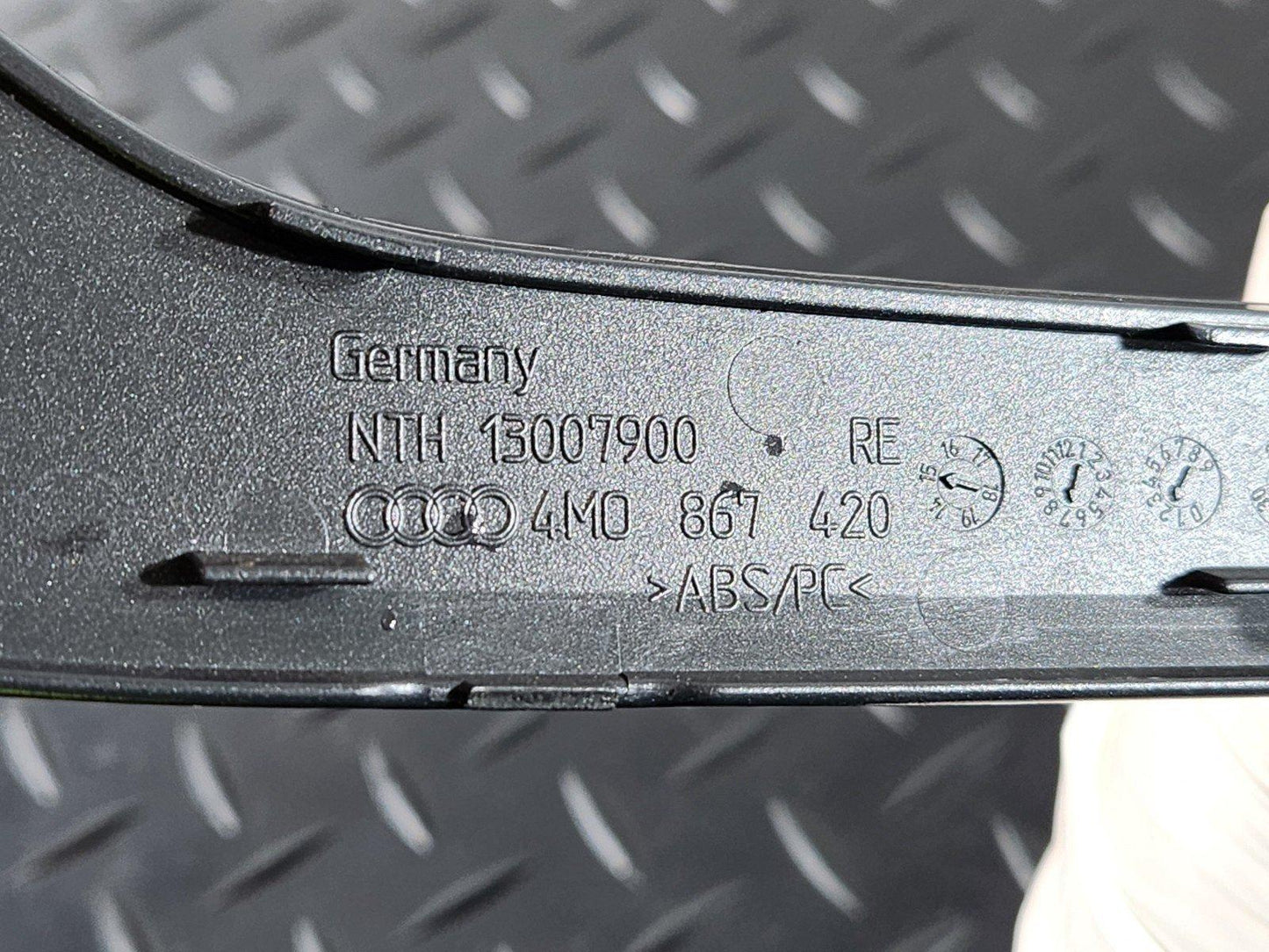 16-20 AUDI Q7 4M GENUINE REAR RIGHT O/S/R DOOR CARD TRIM PANEL 4M0867420