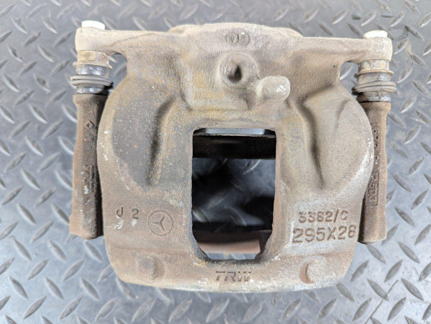 13-19 MERCEDES BENZ CLA C117 GENUINE FRONT LEFT N/S BRAKE CALIPER A24637 295X28