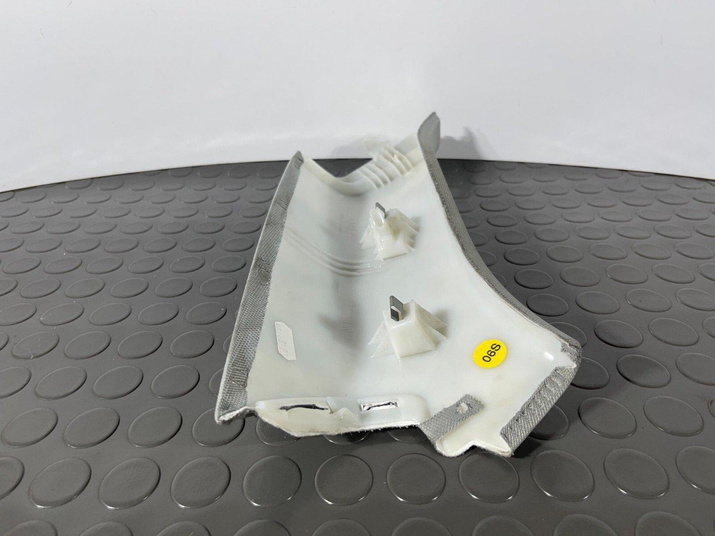 16-19 AUDI A4 B9 ESTATE GENUINE REAR RIGHT DRIVER SIDE C-PILLAR TRIM 8W9867288