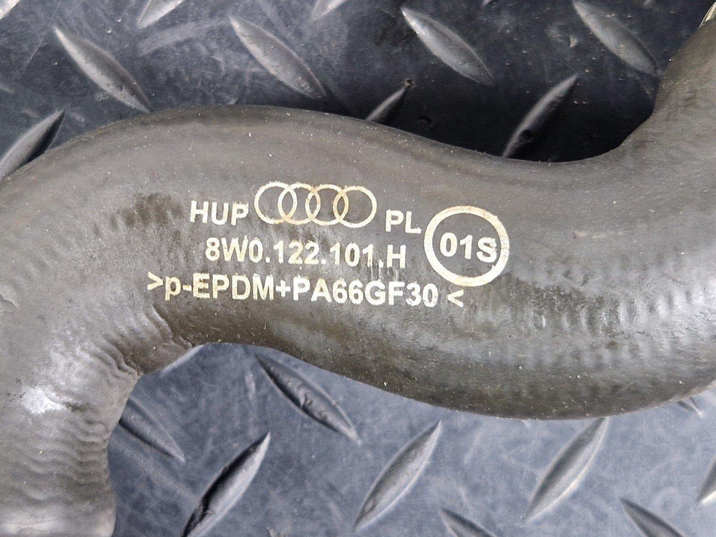 16-19 AUDI A4 B9 2.0TDI DEU DIESEL ENGINE WATER COOLANT PIPE HOSE 8W0122101H