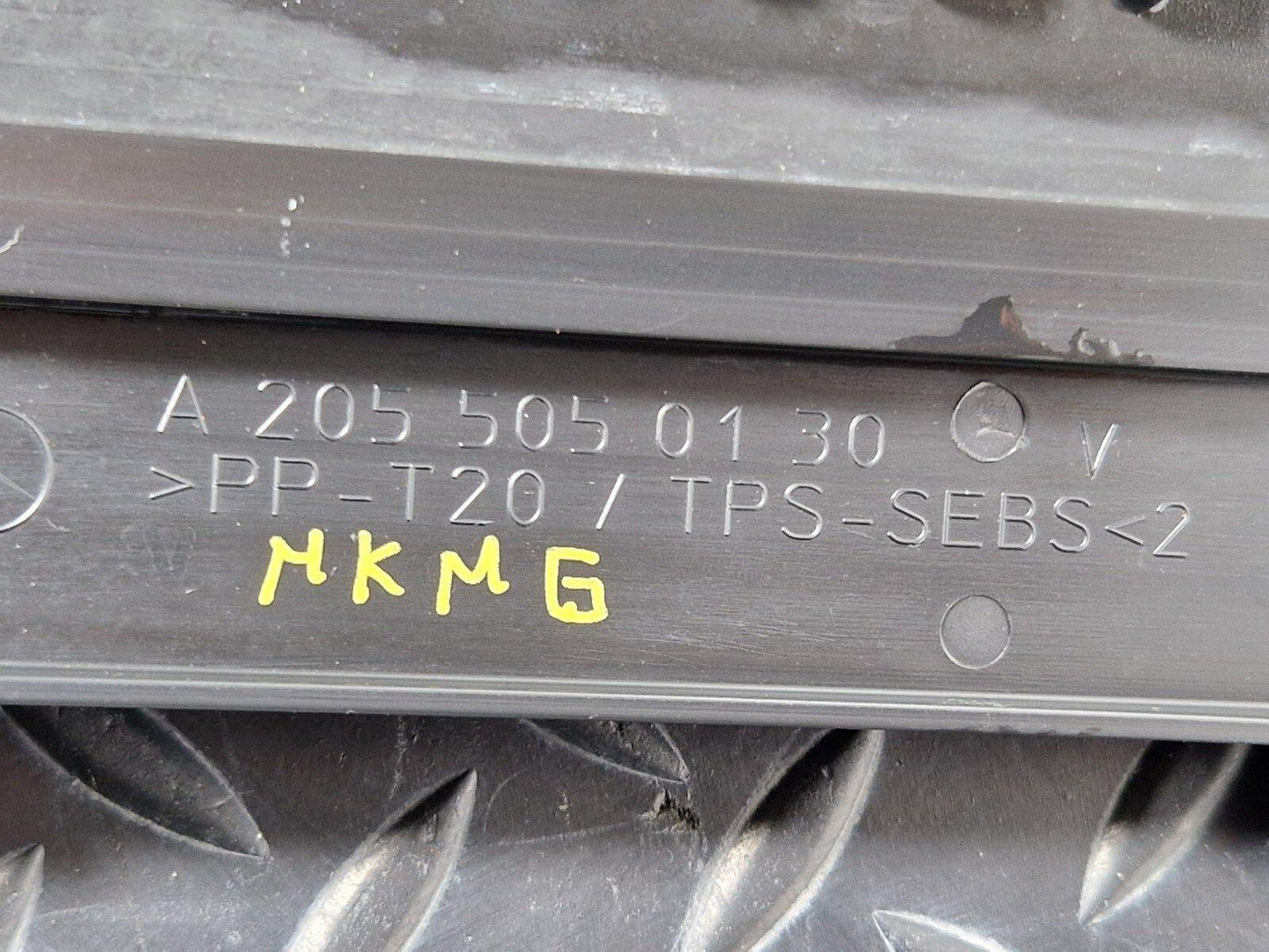 14-21 MERCEDES BENZ C200 W205 RADIATOR AIR GUIDE DUCT A2055050130