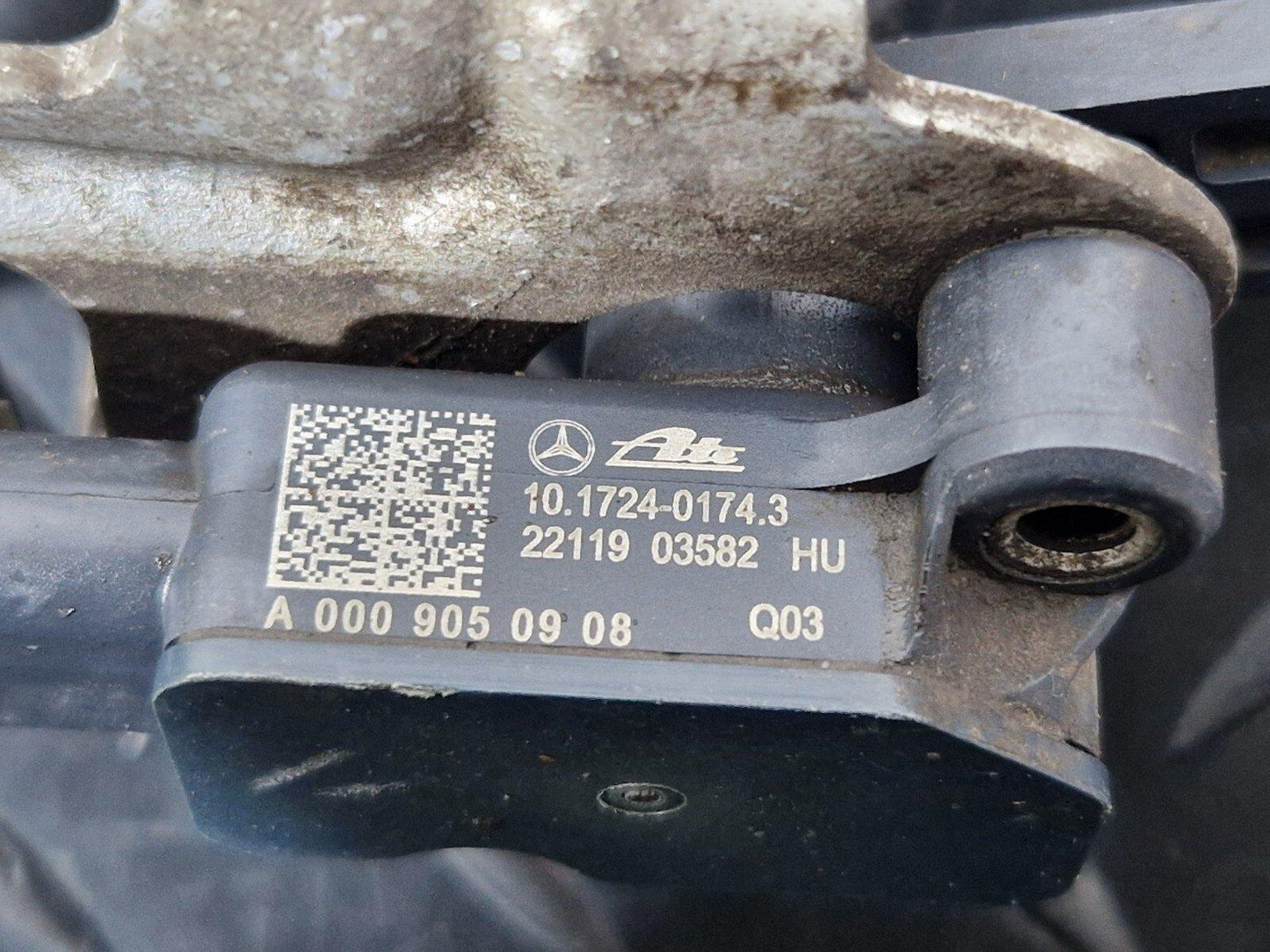 19-ON MERCEDES A CLASS W177 REAR RIGHT HEADLIGHT HEIGHT LEVEL SENSOR A2473205400