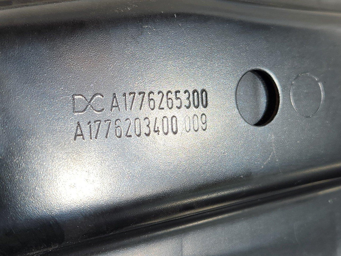 19-ON MERCEDES BENZ B CLASS W247 BATTERY MOUNT HOLDER BRACKET A1776265300