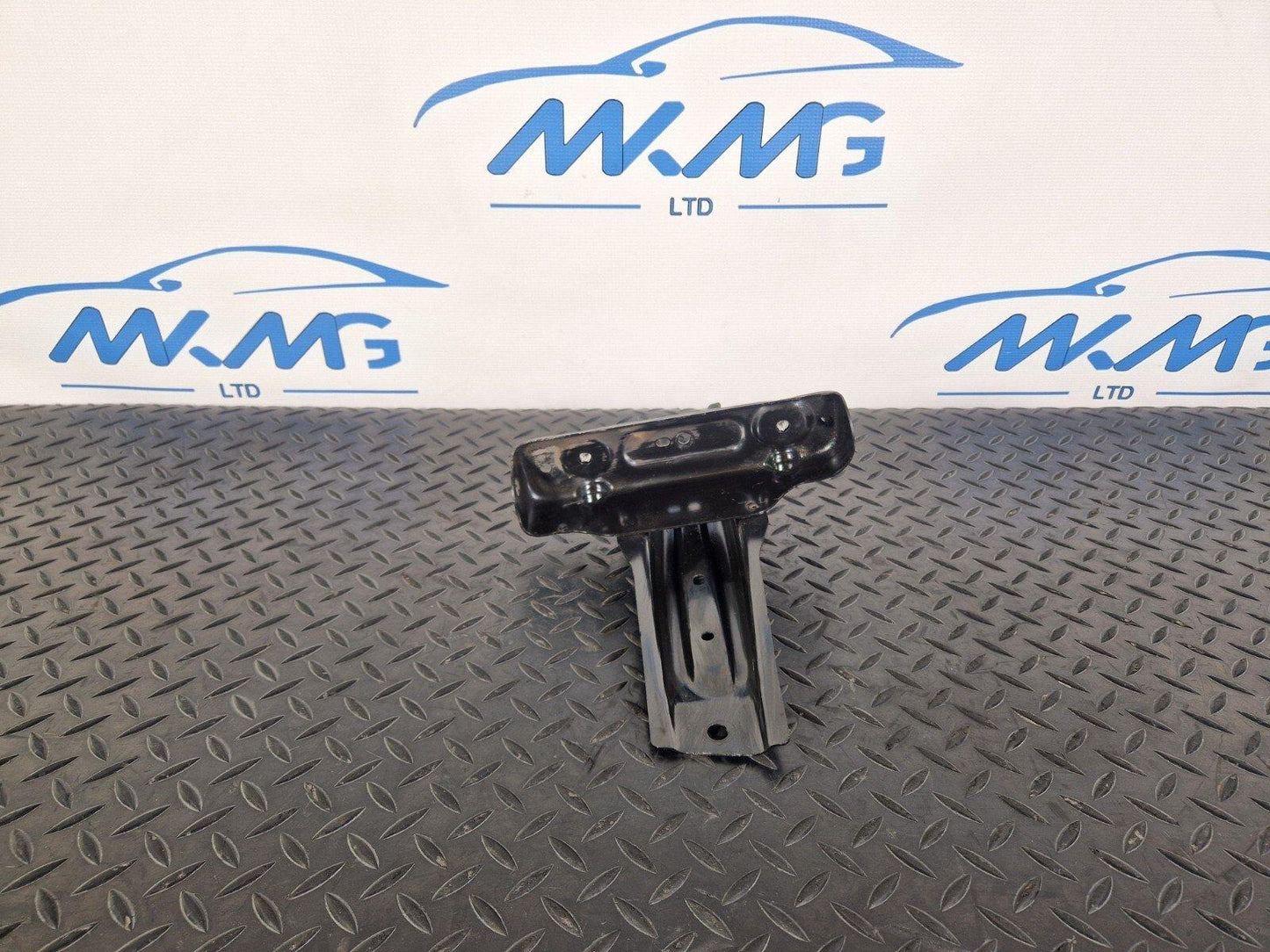 14-20 MERCEDES BENZ GLA200 X156 GENUINE OEM BRACKET HOLDER A2465200020