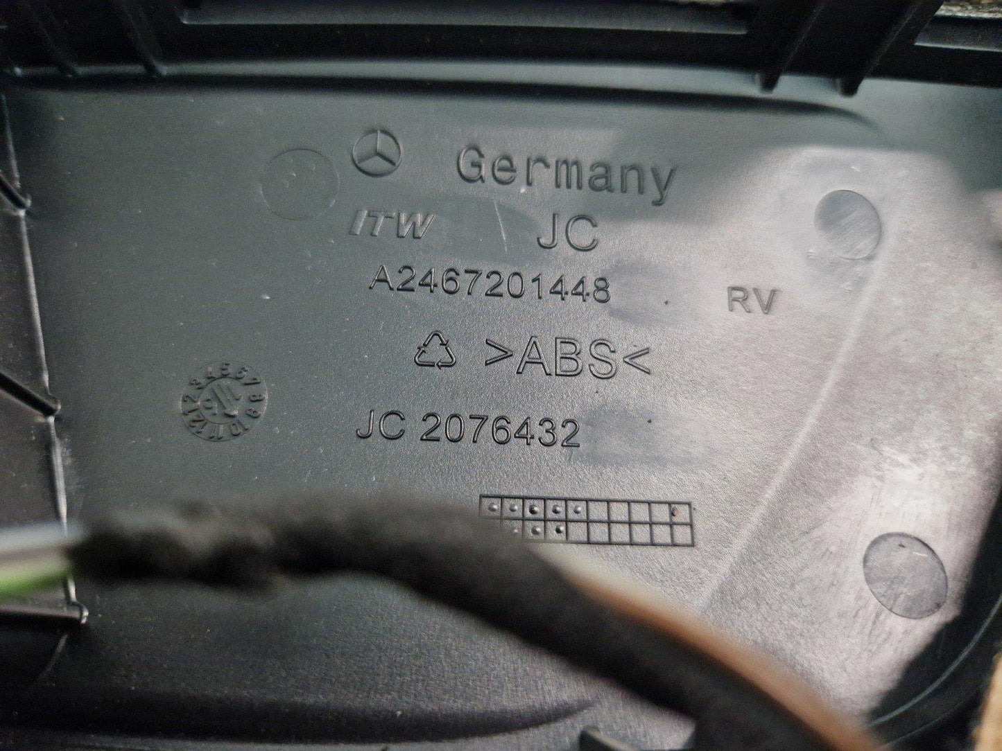 MERCEDES A CLASS W176 GENUINE FRONT RIGHT DRIVER SIDE DOOR CARD TRIM A2467201448