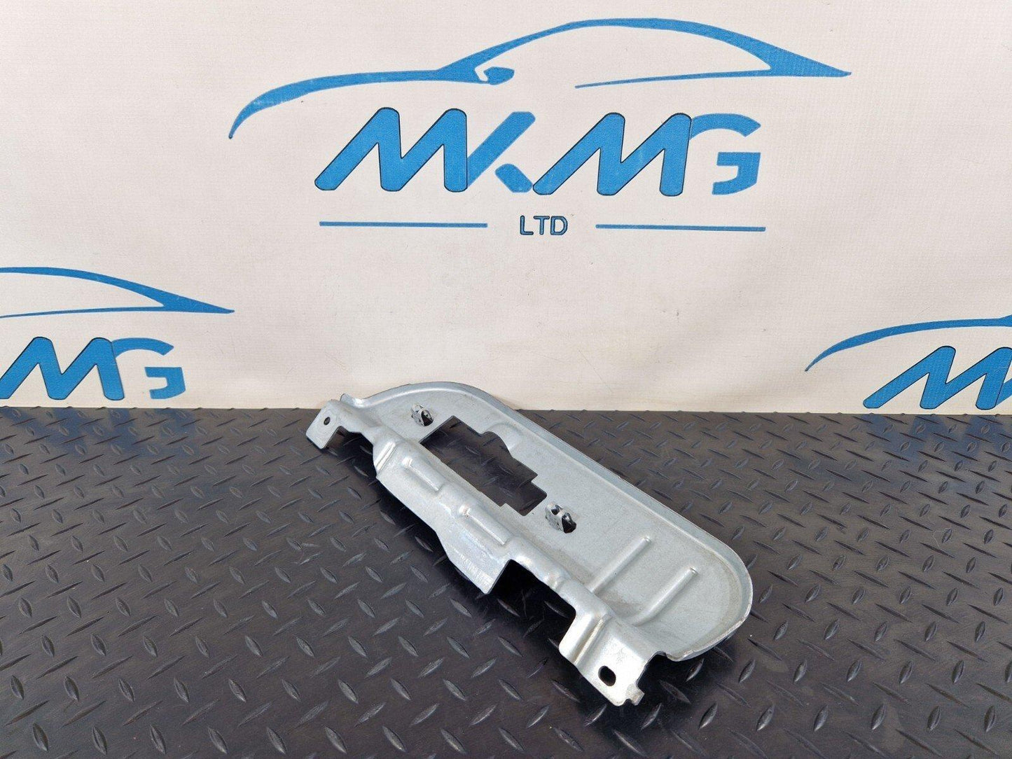 MERCEDES BENZ A CLASS W177 REAR RIGHT O/S GRAB HANDLE ROOF MOUNT BRACKET