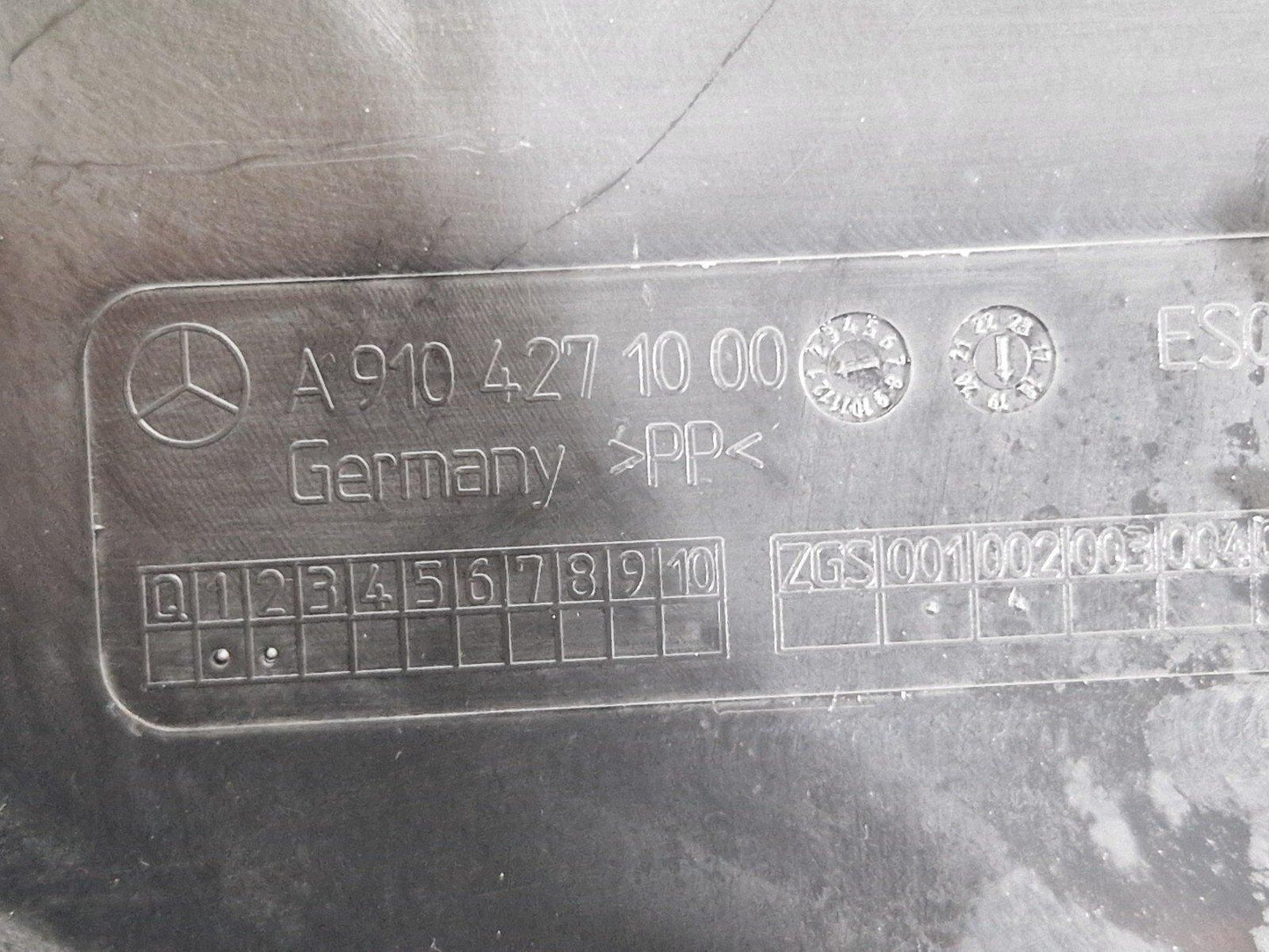18-ON MERCEDES BENZ SPRINTER W907 HAND BRAKE LEVER TRIM A9104271000