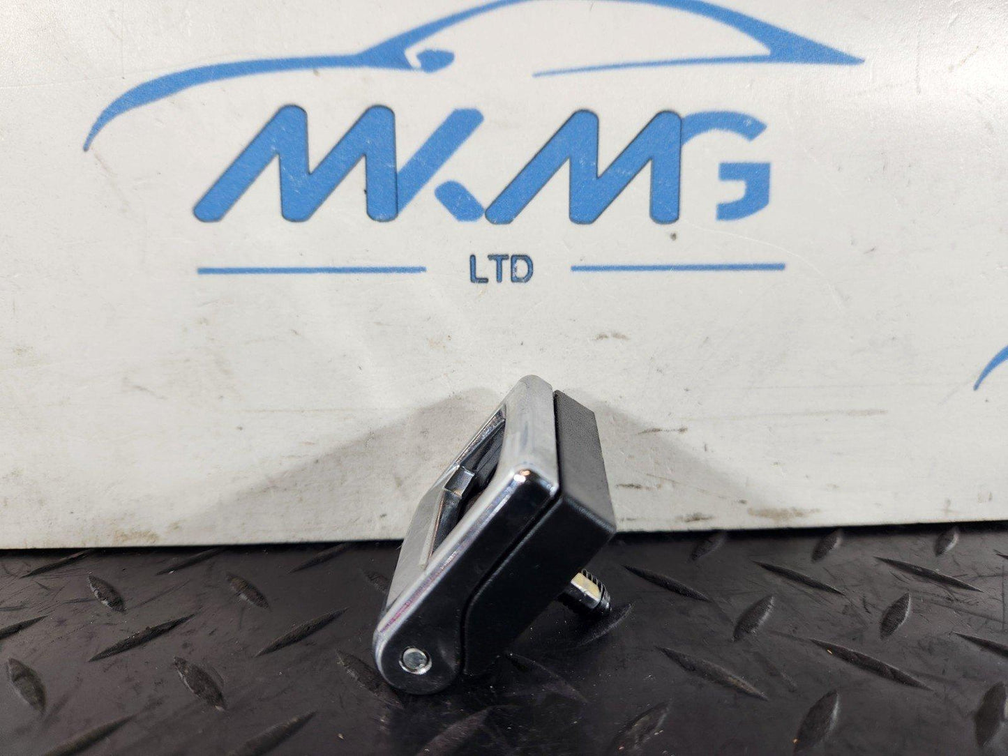 16-20 AUDI Q7 4M GENUINE BOOT TRUNK LUGGAGE HOOK TRIM