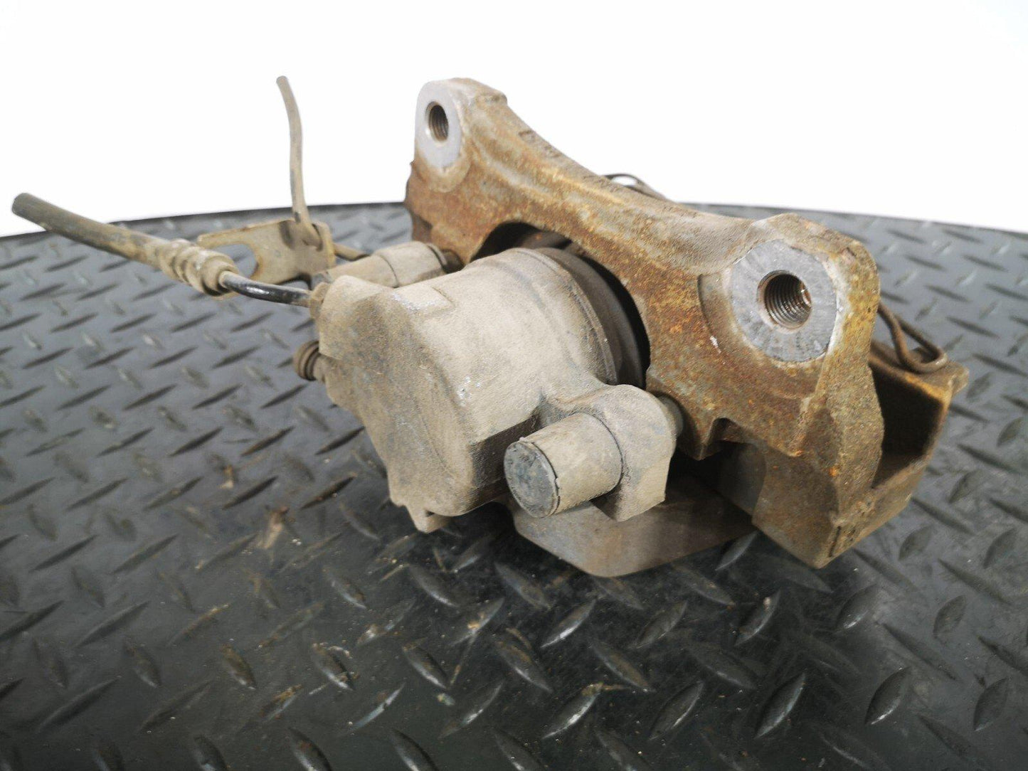 16-19 AUDI A4 B9 S-LINE GENUINE 1.4 TFSI FRONT LEFT N/S BRAKE CALLIPER 8W05BQ