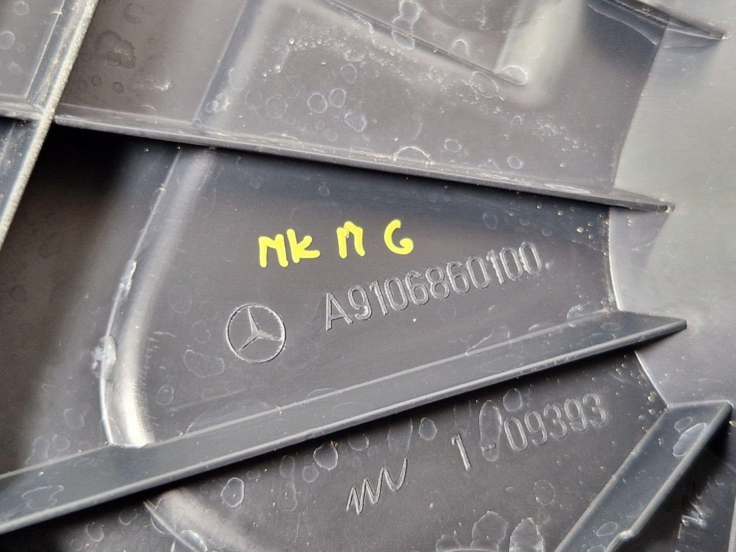 18-ON MERCEDES BENZ SPRINTER W907 W910 SIDE STEP TRIM LEFT SIDE A9106860100