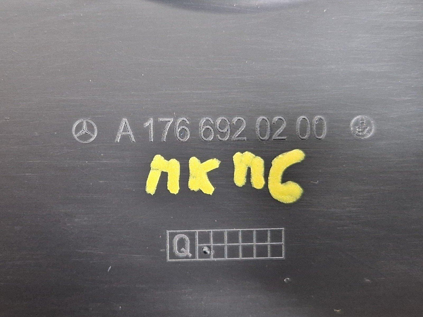 14-19 MERCEDES BENZ GLA X156 GENUINE DRIVER SIDE LOWER B-PILLAR TRIM A1766920200