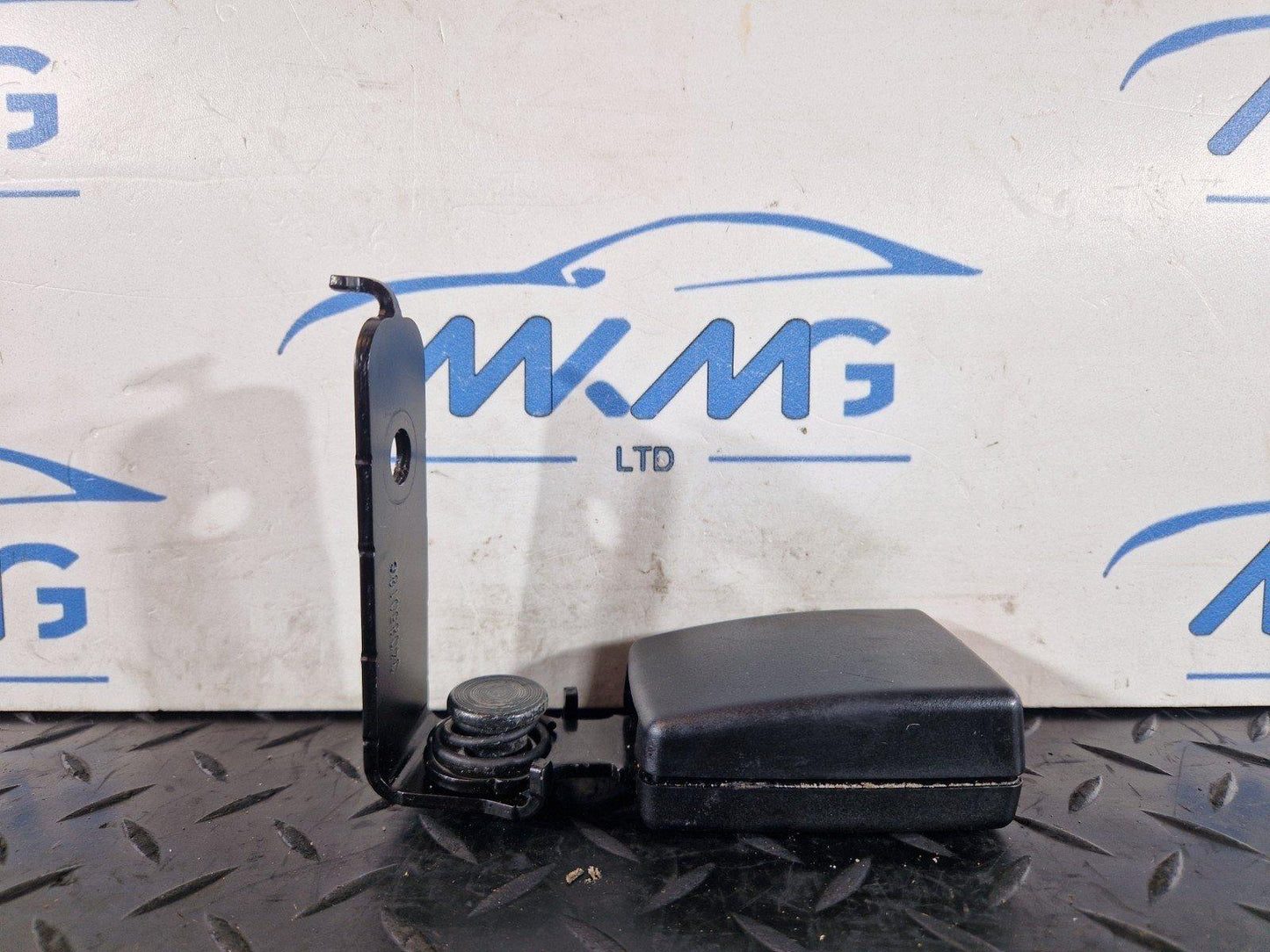 11-18 BMW 6 SERIES F13 REAR SEAT BELT BUCKLE FITS LEFT & RIGHT 7226393