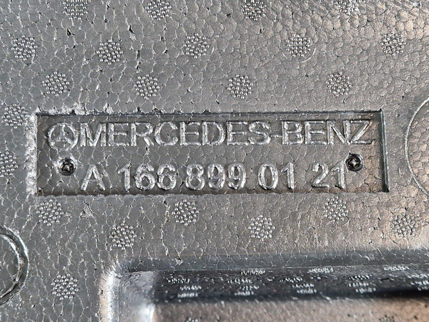 11-19 MERCEDES BENZ ML W166 OEM FOAM TRAY BOX HOLDER TOOL KIT BOOT A1668990121