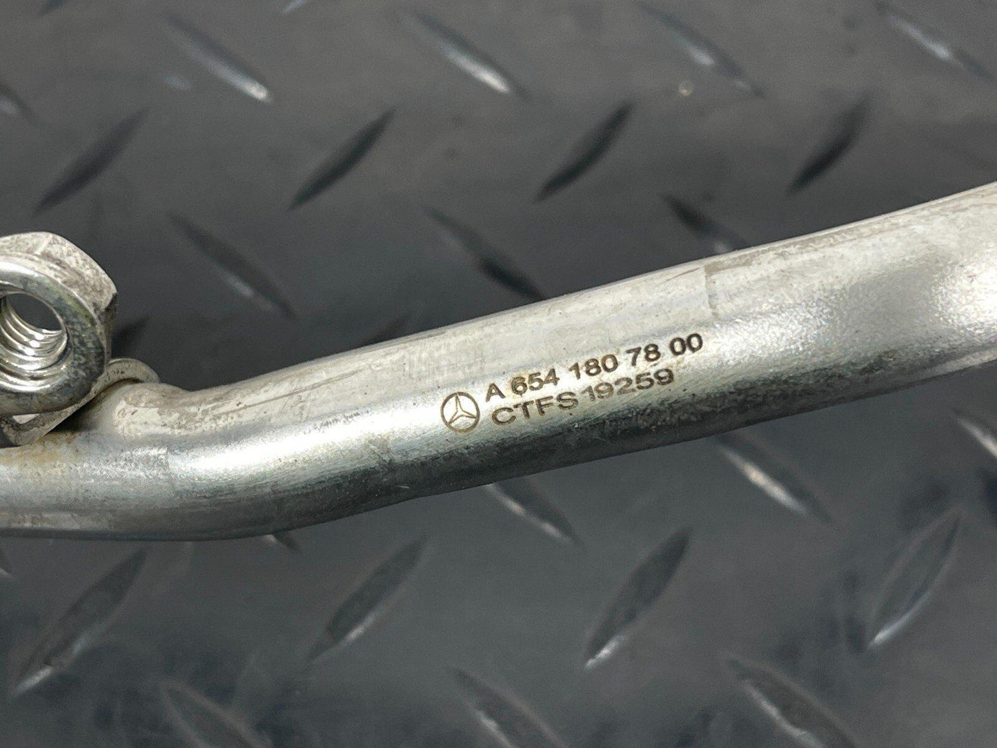 14-21 MERCEDES BENZ C300h W205 TURBO OIL RETURN PIPE A6541807800