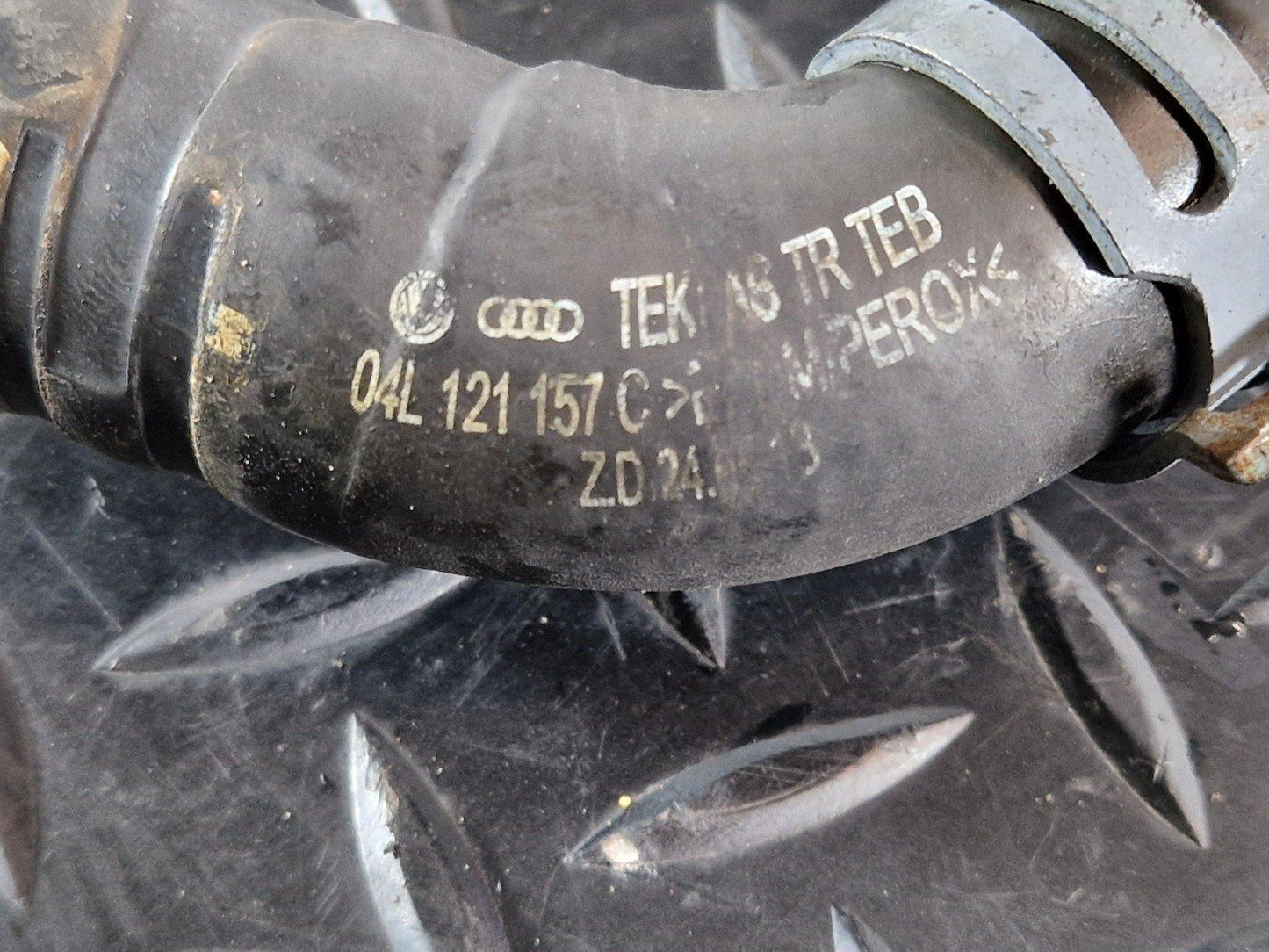 12-18 AUDI A6 C7 2.0 TDI DIESEL CGLC/CGL WATER COOLANT PIPE 04L122157BF