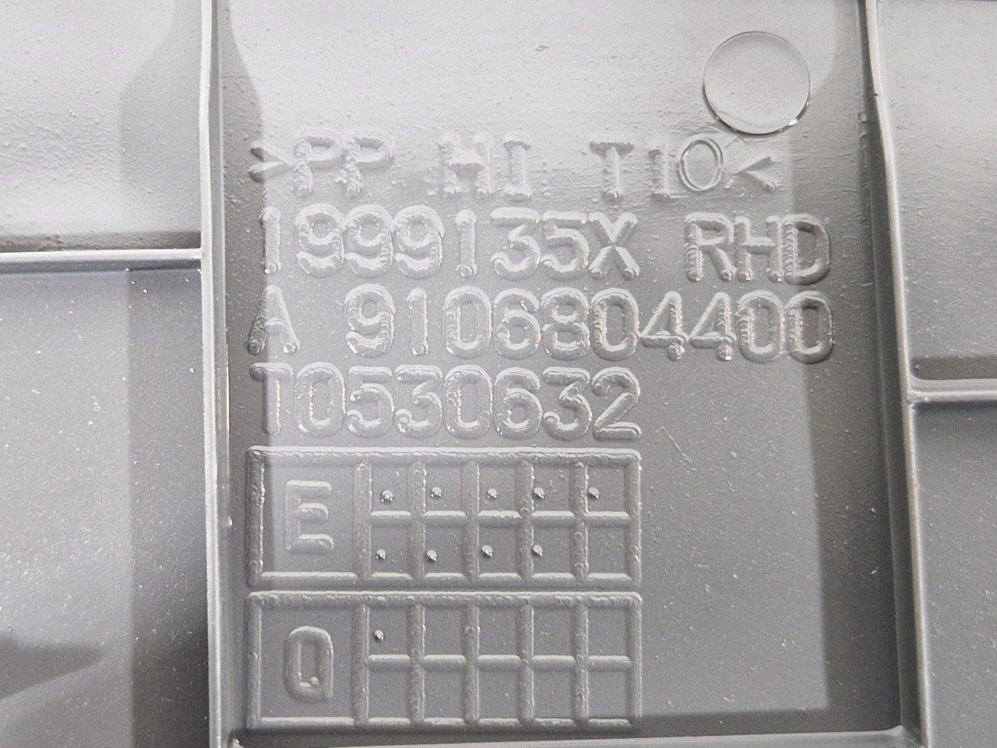 Mercedes-Benz Unknown Part Type A9106804400