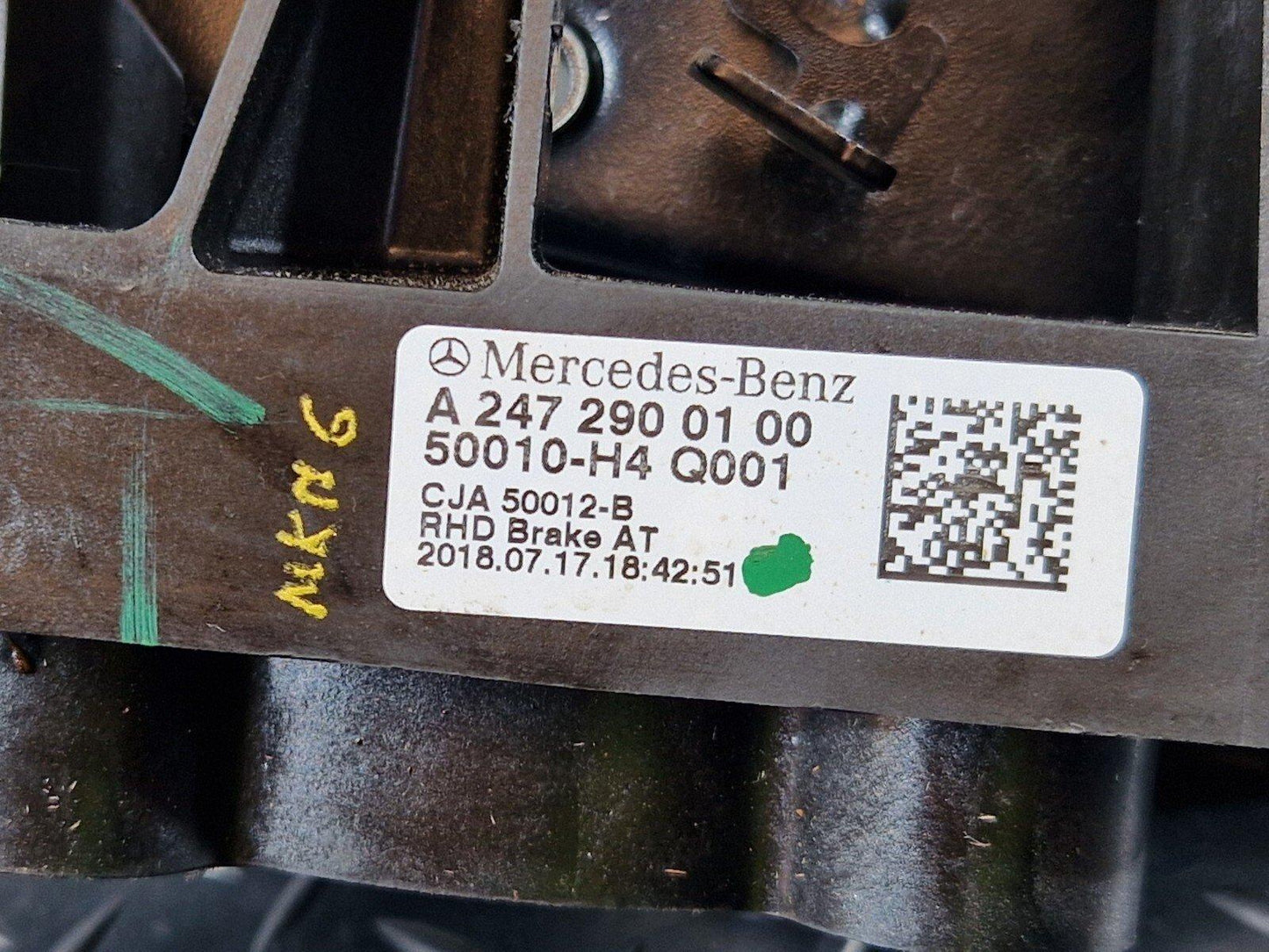 18-ON MERCEDES BENZ A CLASS W177 GENUINE AUTO GENUINE BRAKE PEDAL A2472900100