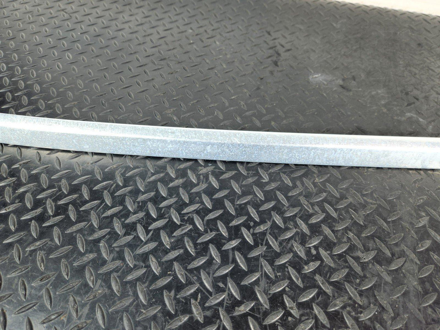 11-19 MERCEDES BENZ ML W166 GENUINE RIGHT O/S CHOME ROOF RACK RAIL A1668900493