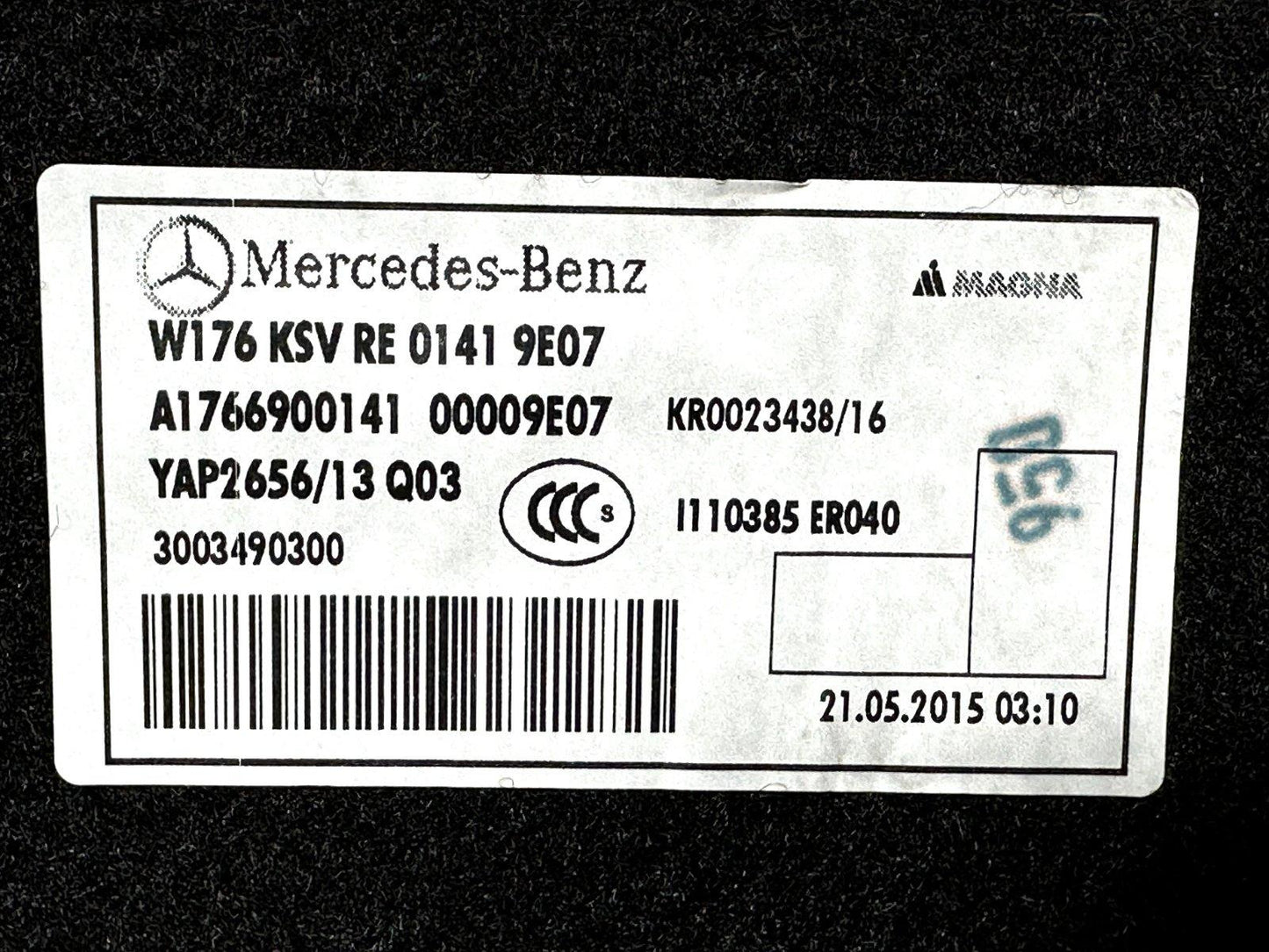 12-18 MERCEDES A-CLASS W176 GENUINE RIGHT DRIVER SIDE BOOT PANEL A1766900141