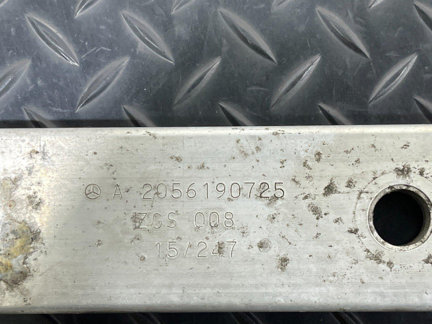 14-21 MERCEDES BENZ C-CLASS C350h W205 REAR TUNNEL BEAM BAR A2056190725